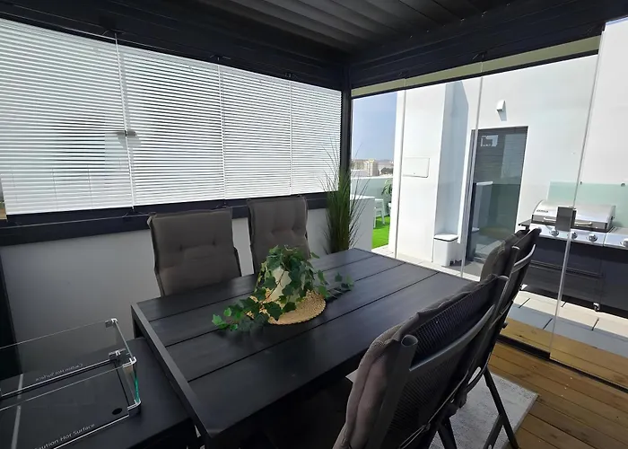 Elegant Duplex Penthouse A116